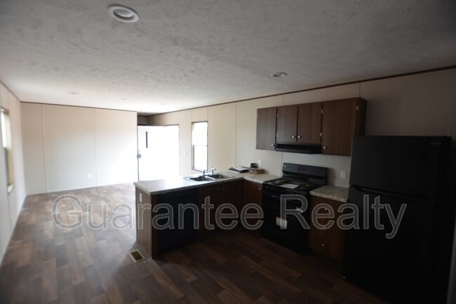 Foto del edificio - 725 N Chestnut Rd