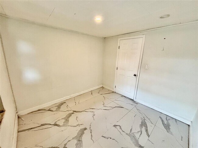 Foto del edificio - 729 NW 19th Ave