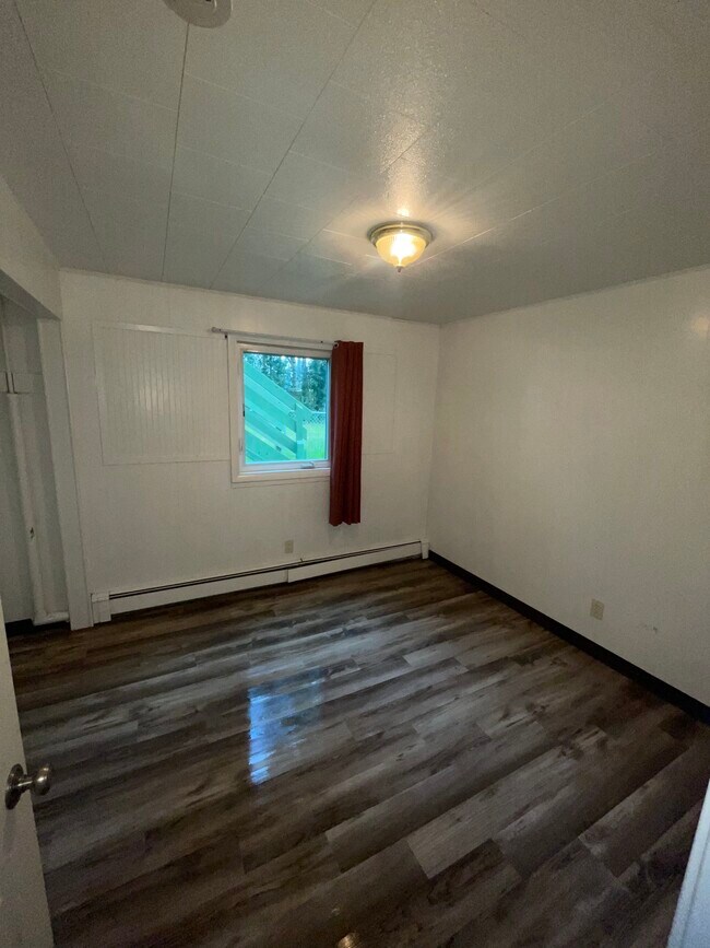 3rd bedroom - 2114 Eagan Ave