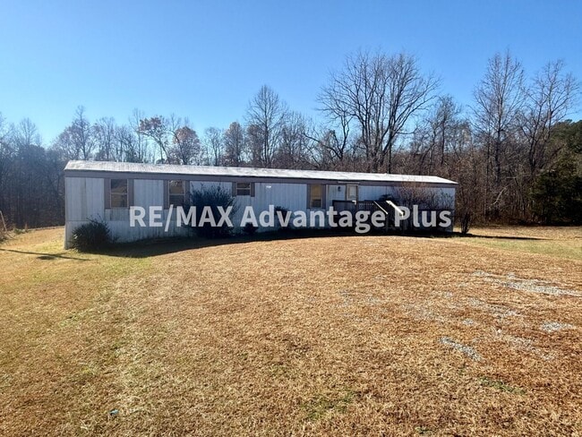 Building Photo - Affordable 3-Bedroom in a beautiful country setting