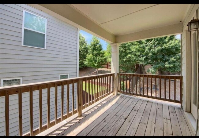 Building Photo - 757 Pilot Mountain Way