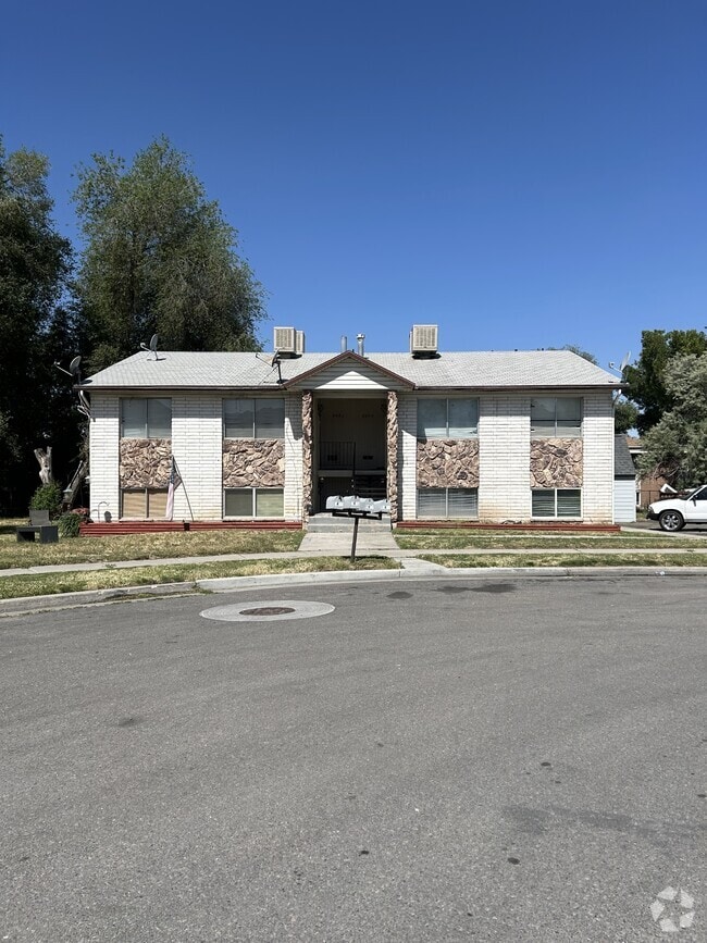 Building Photo - 8476 S Westridge St