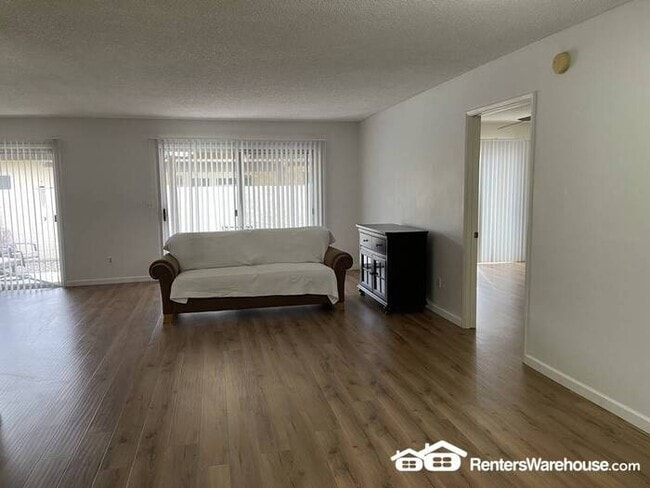 Building Photo - Ideal 2 Br 2 Ba 2 Cg Townhome with Community Pool Near Union Hills and the 51