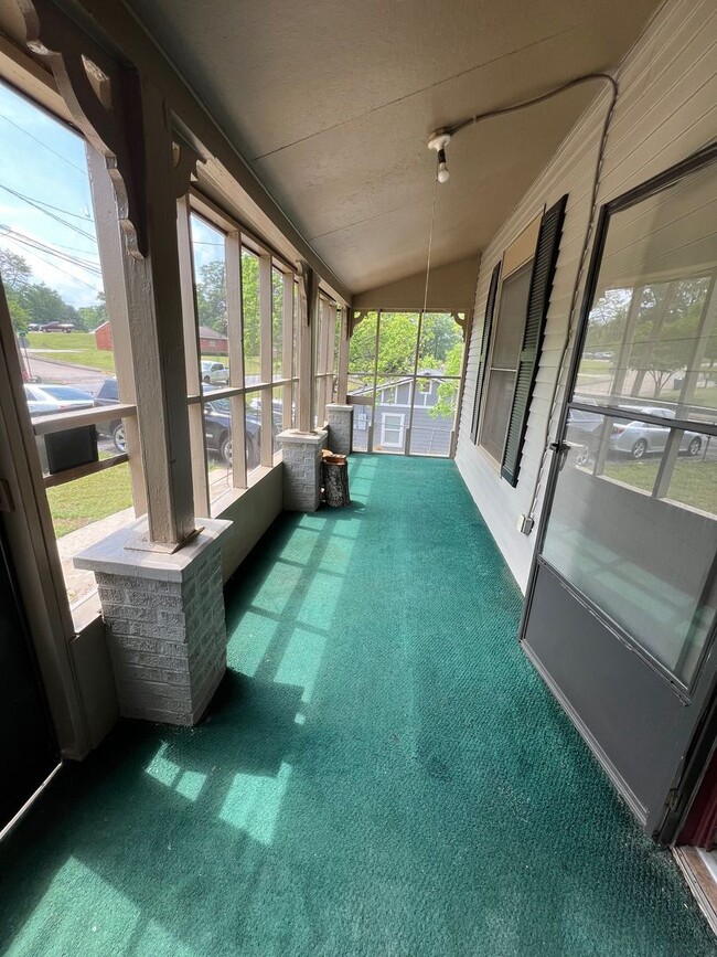 Foto del edificio - 2 bed 1 bath house