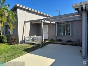 Building Photo - 14838 Wildflower Ln