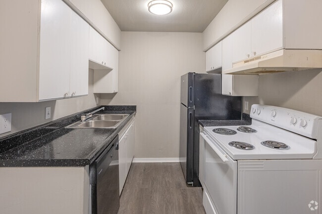 Interior Photo - Emerald Greens