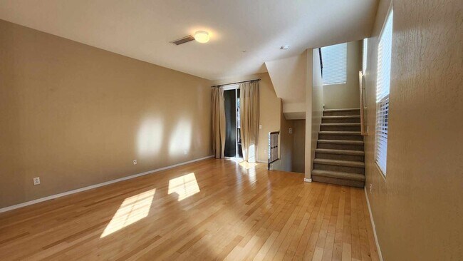 Building Photo - 160 W Heather Ct
