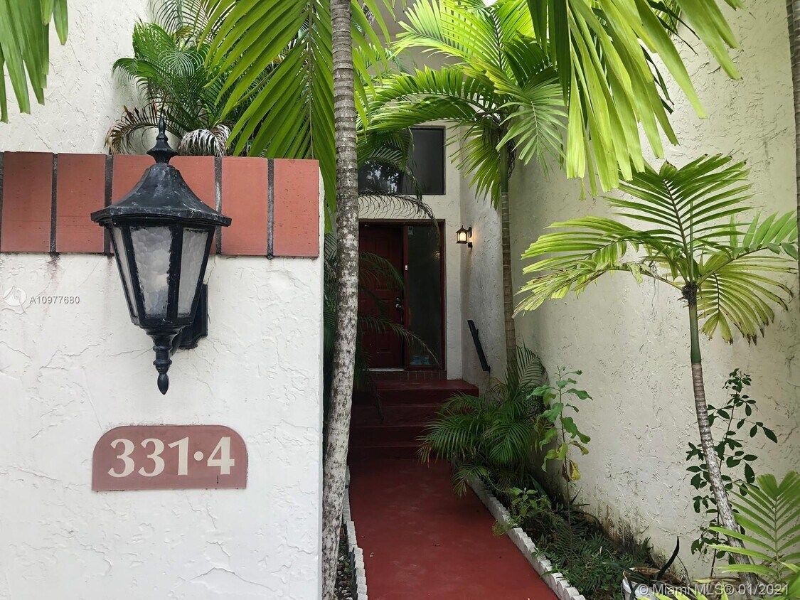 331 Ives Dairy Rd Unit 33104, Miami, FL 33179 Condo for Rent in