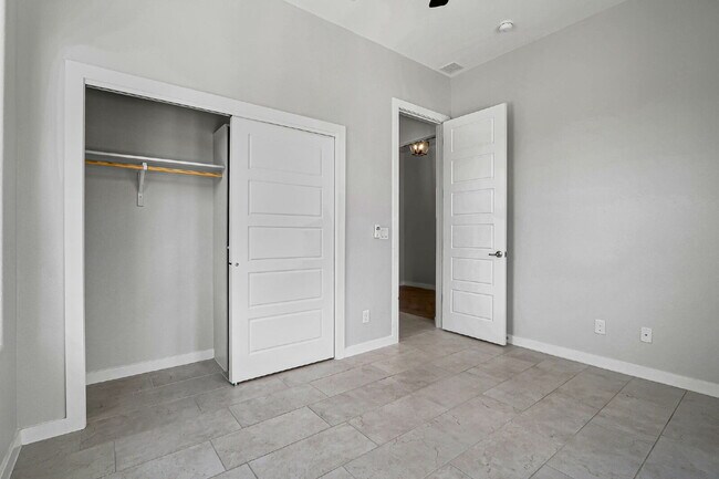 Building Photo - Modern Corner Home | 4 Bedrooms | 2.5 Bathrooms | Covered Outdoor Living