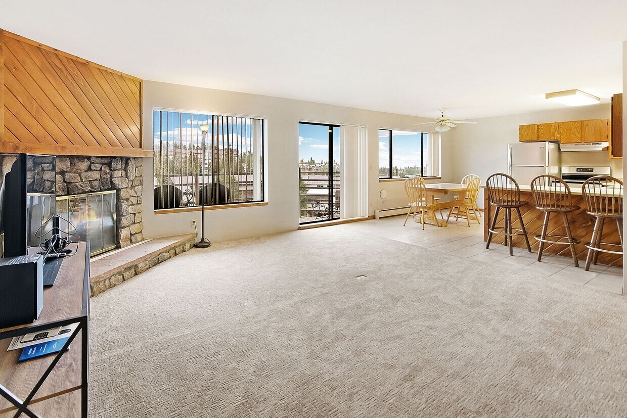 Primary Photo - Year lease! Best deal in Silverthorne! HEA...