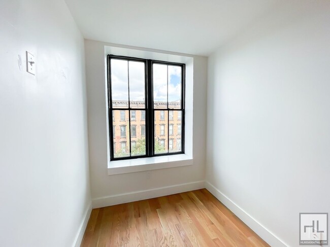 Foto del edificio - Great Williamsburg Location / Modern 3-Bed...