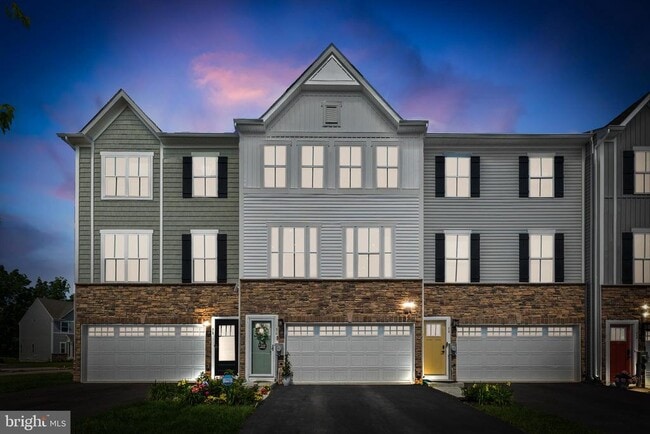 Building Photo - 56 Dolcie Ln