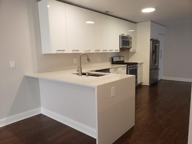 Foto del edificio - 6141 N Richmond St