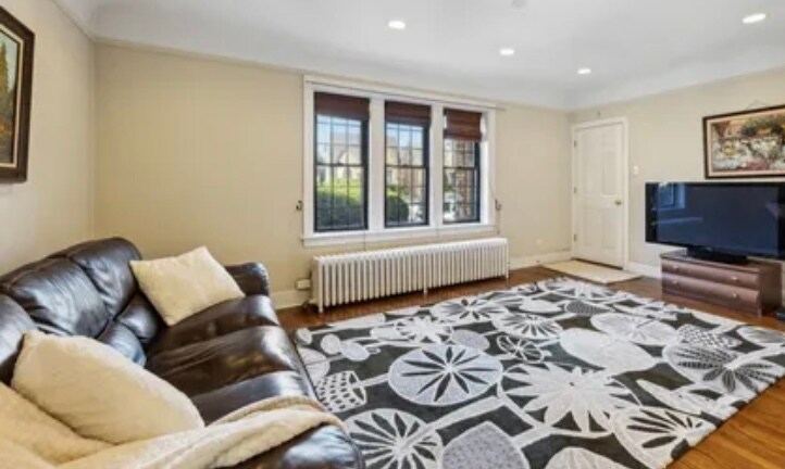 Primary Photo - 3418 N Oak Park Ave