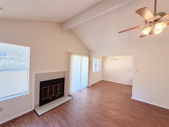 Building Photo - 4141 Stonecroft Dr
