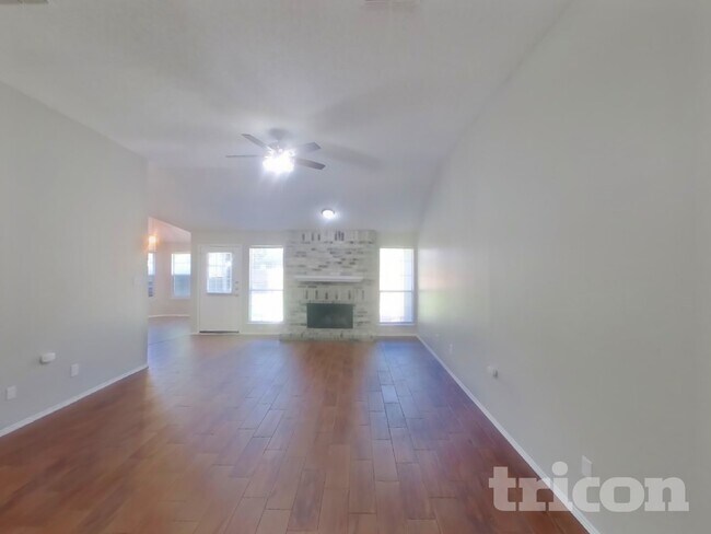 Building Photo - 2520 Clovermeadow Dr