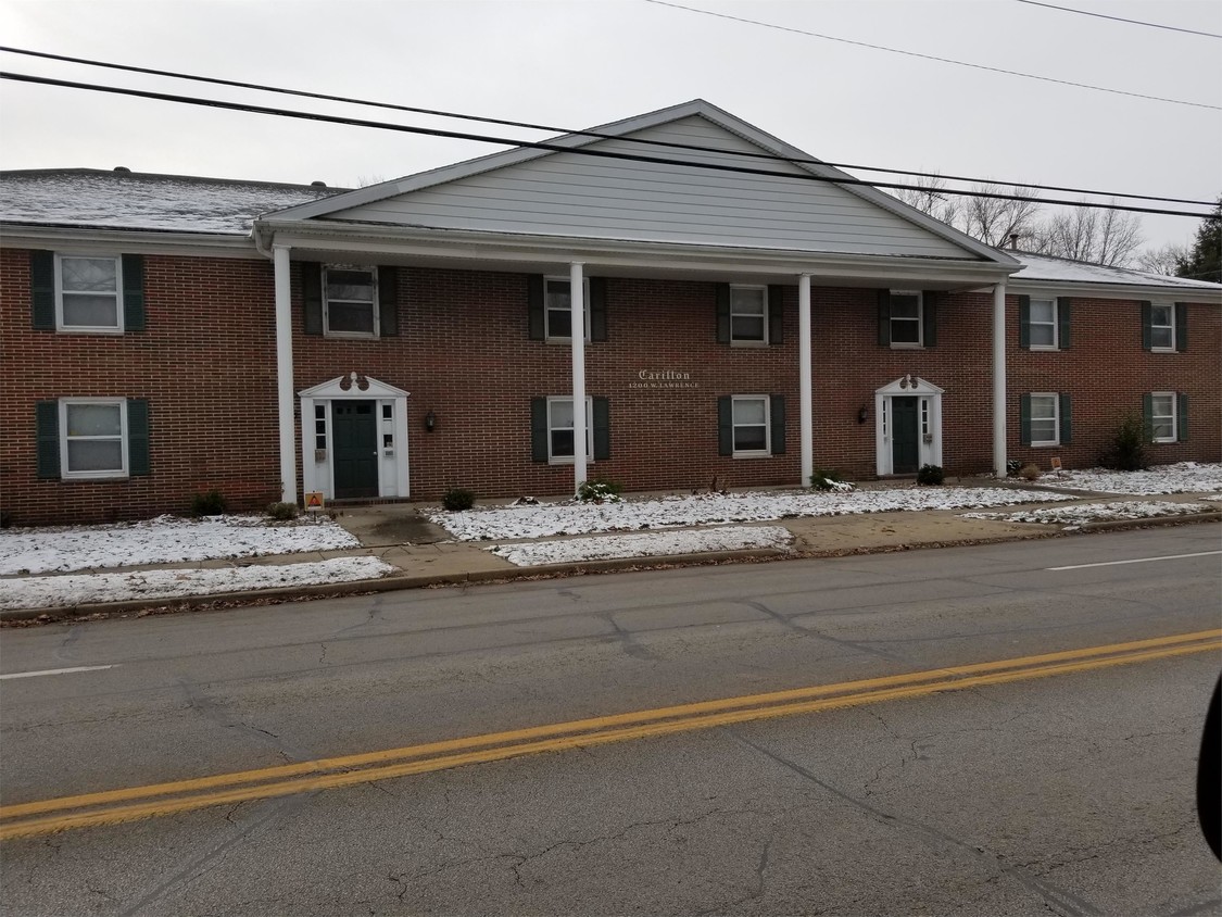 Primary Photo - 1200 W Lawrence Ave