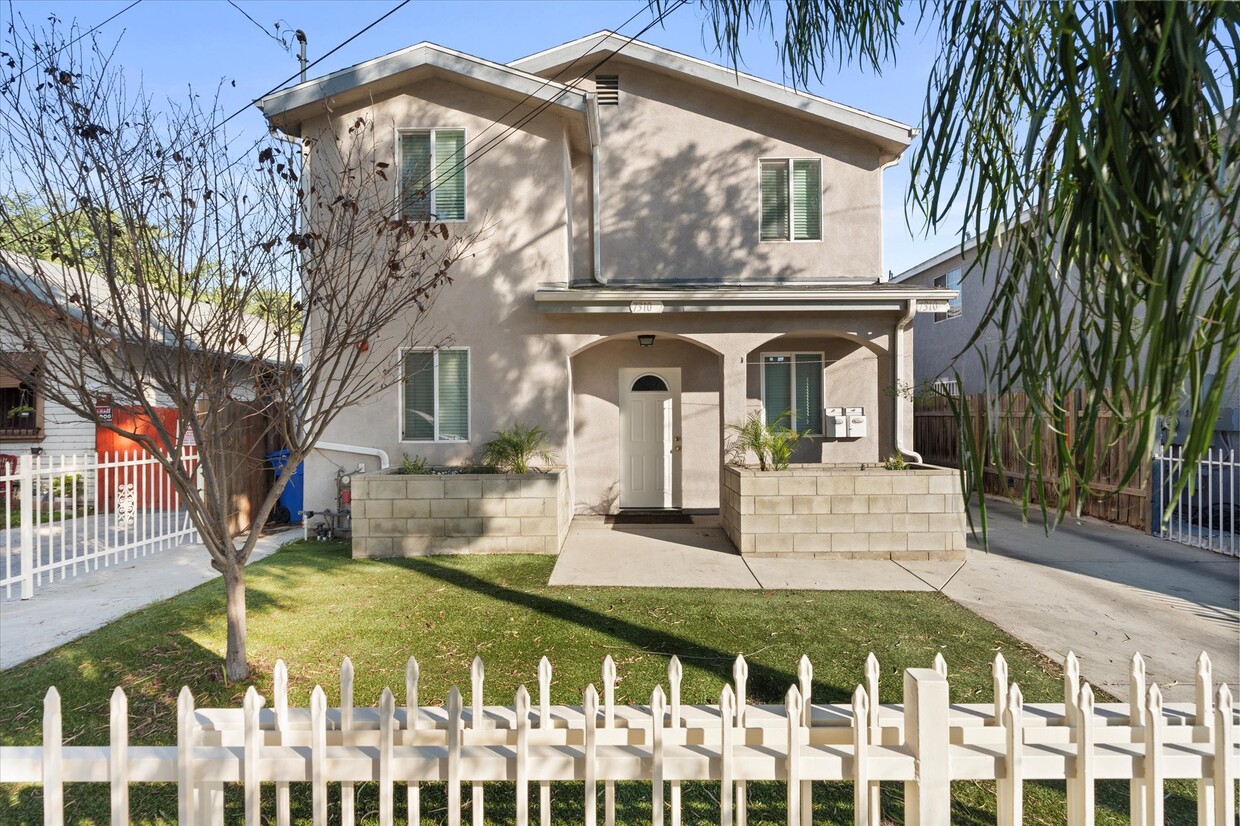 Primary Photo - 7310 Roseberry Ave