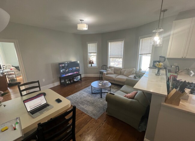 Foto del edificio - 337 Highland Ave