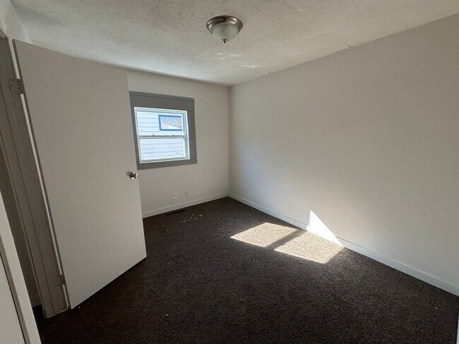 Foto del edificio - Charming 3 bed 1 bath house!