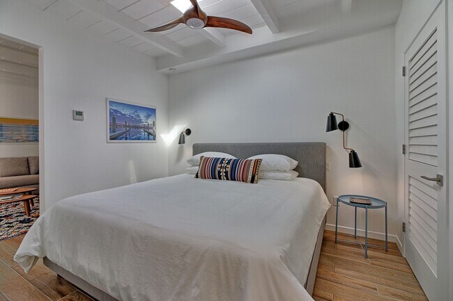 Foto del edificio - 1072 Seaward- MFR