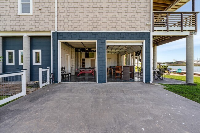 Foto del edificio - 814 Hall Ave