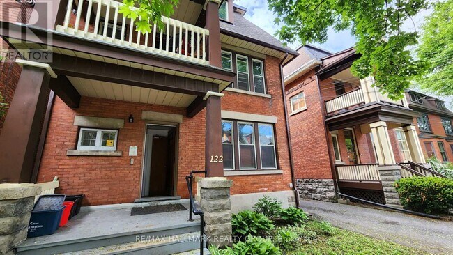 Photo du bâtiment - 122 Fourth Ave