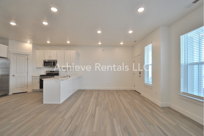 Building Photo - 554 S 1225 W