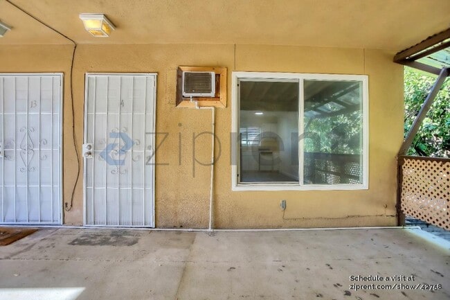 Building Photo - 132 W 18th St