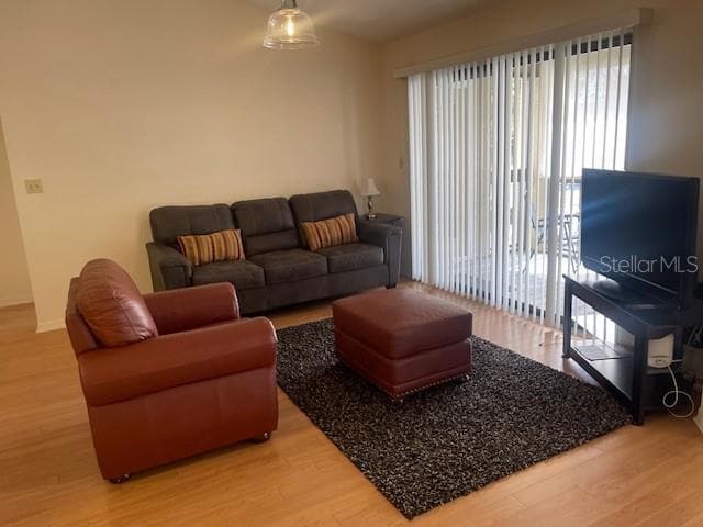 Foto del edificio - 4017 Crockers Lake Blvd