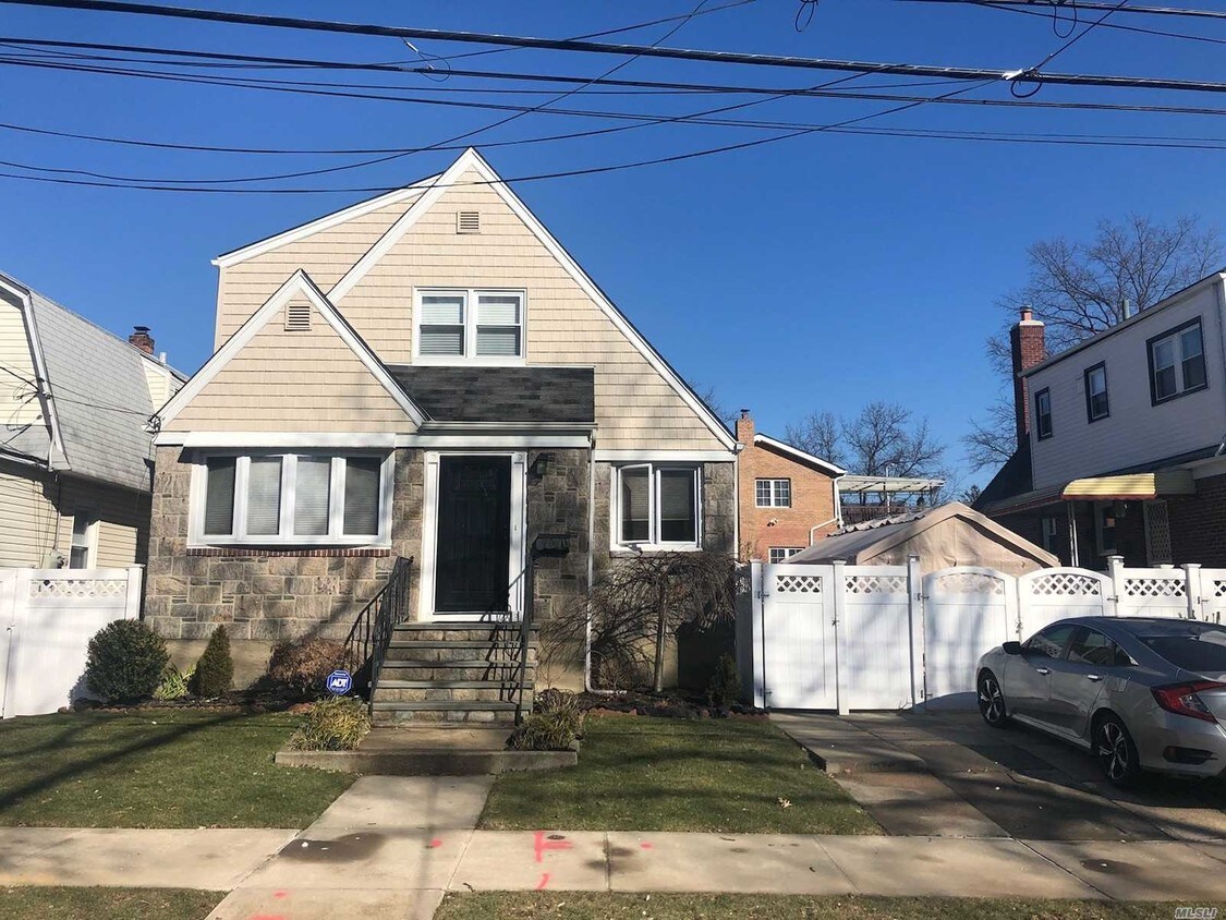 Foto principal - 92-25-92221 221st St