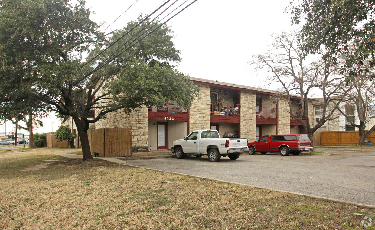 Primary Photo - Gillis Square Apartments