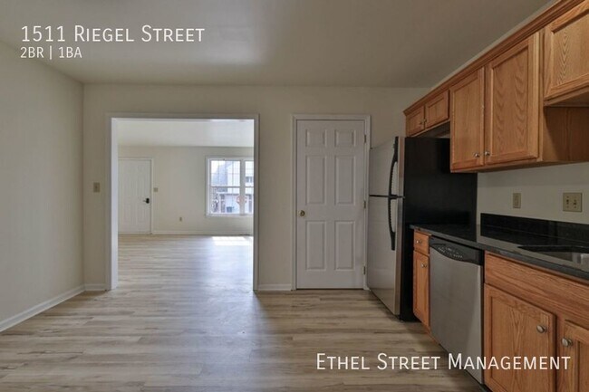 Foto del edificio - 1511 Riegel St