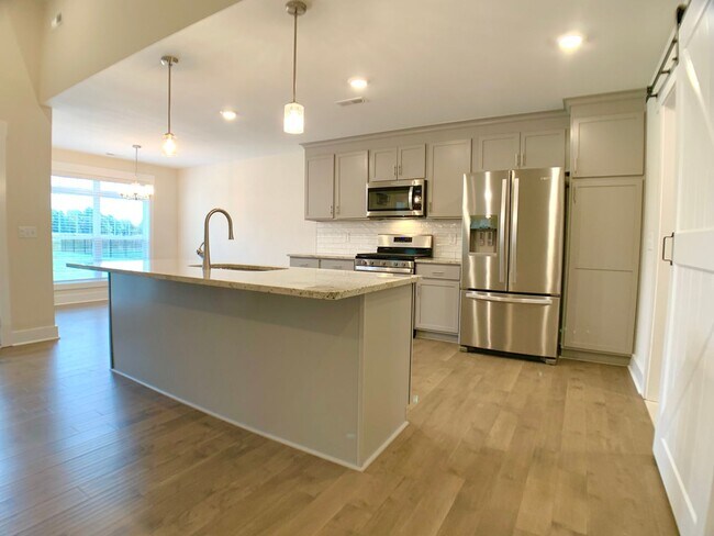 Building Photo - 1536 Collins View Way