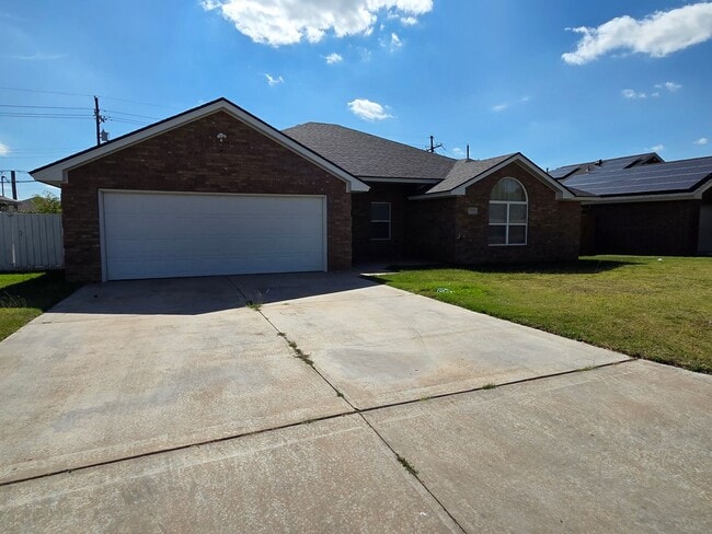 Foto del edificio - Beautifully designed 4 Bed 2 Bath home wit...
