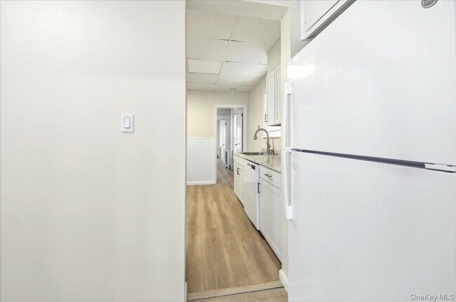 Building Photo - 169 Lockwood Ave