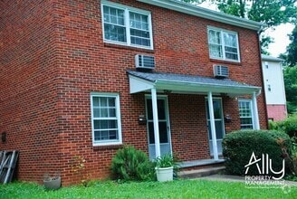 Building Photo - 118 Harmon St
