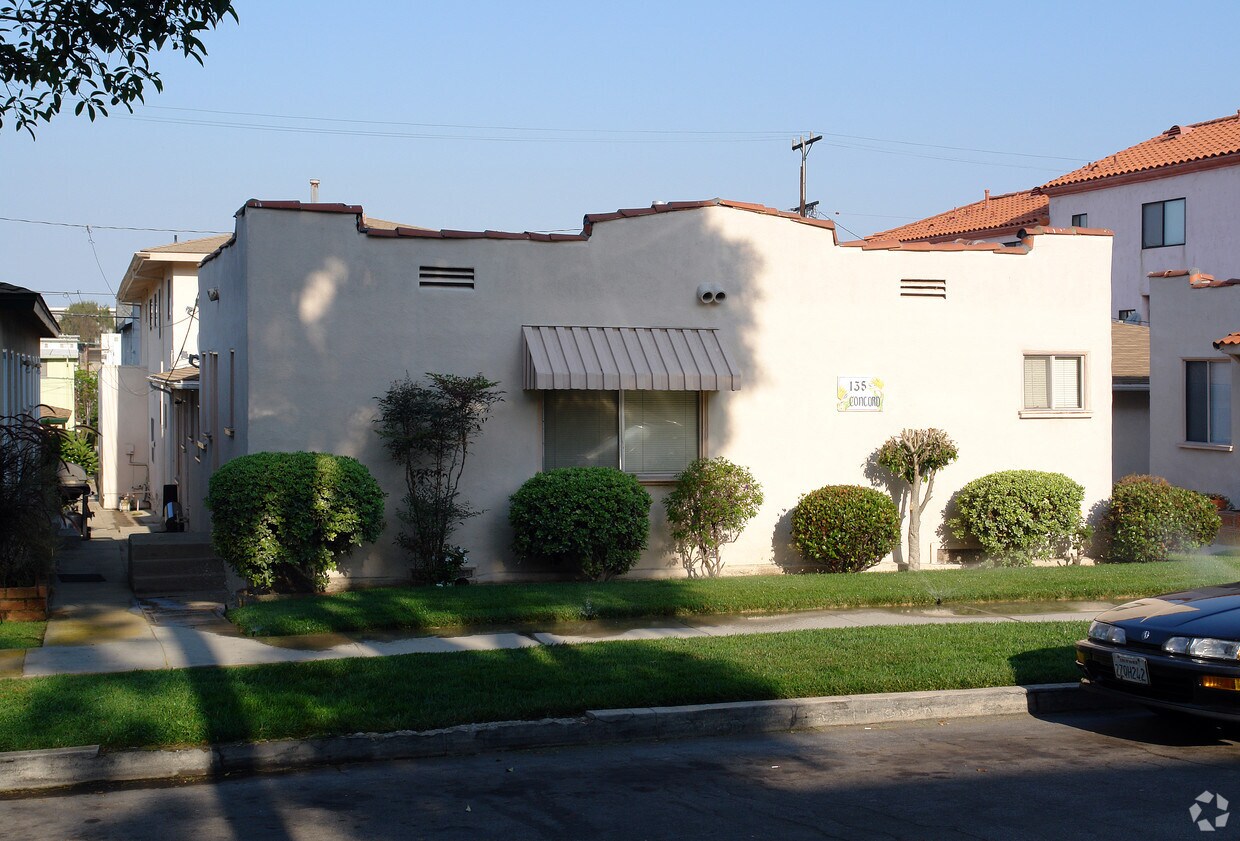 Building Photo - 135 Concord St