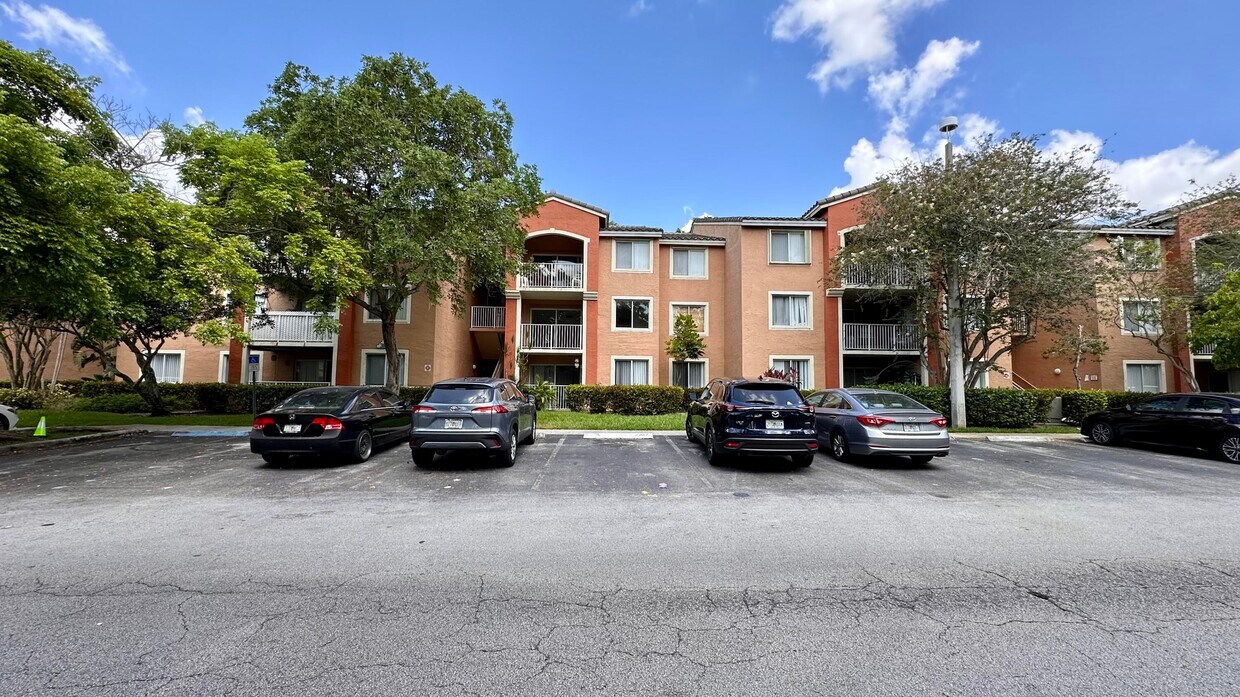 Primary Photo - 3874 Lyons Rd
