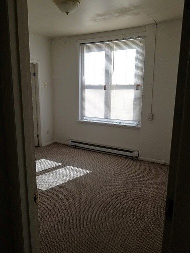 Building Photo - 28 6th Ave