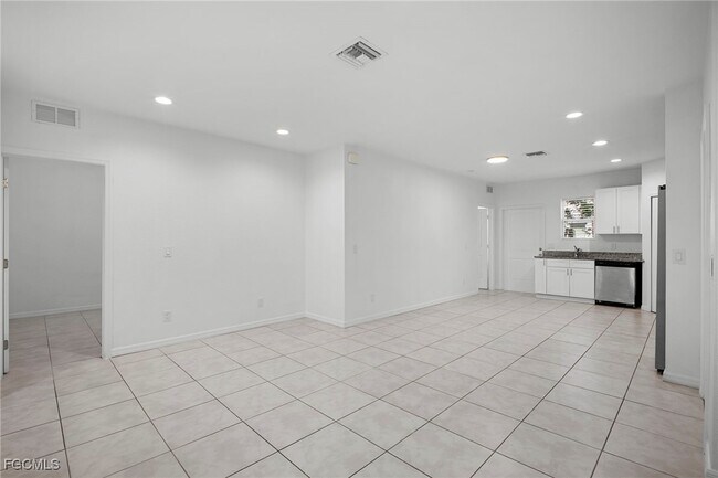 Foto del edificio - 3309 Armstrong Ct