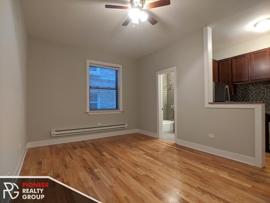 Foto principal - 633 W Barry Ave