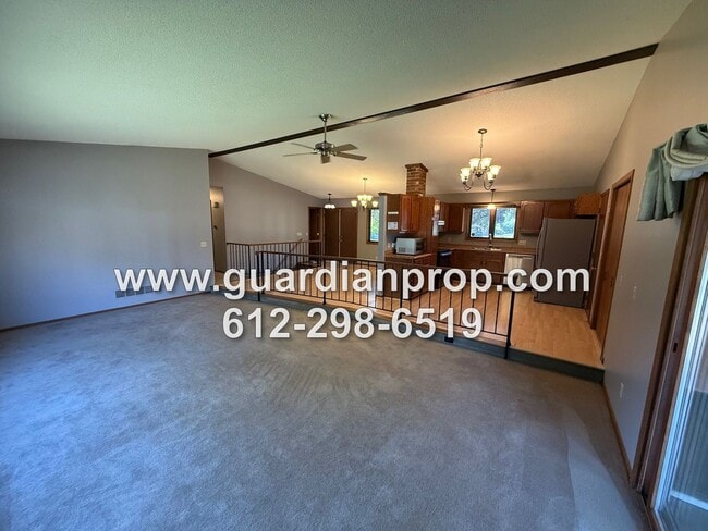 Building Photo - Rambler with Open Floor Plan Available Now...