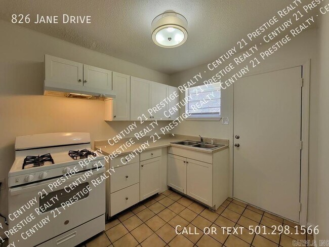 Foto del edificio - 826 Jane Dr