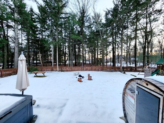 Foto del edificio - Beautiful and large cape off 611 in Paradise township!