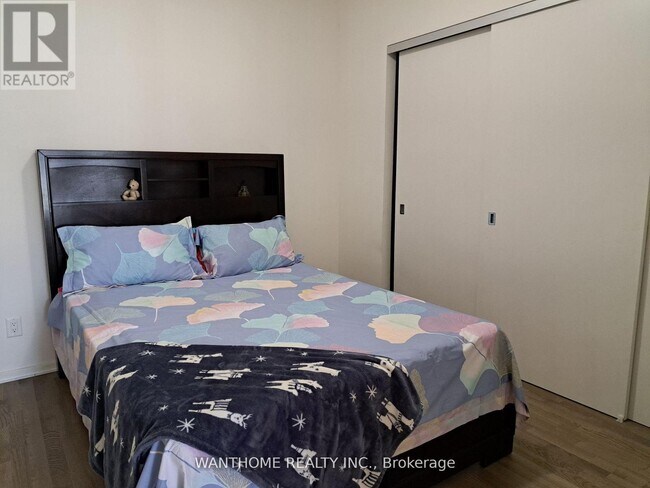 Photo du bâtiment - 1 Bloor St E