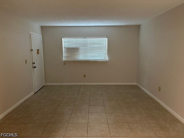 Building Photo - 1518 Edgewater Cir