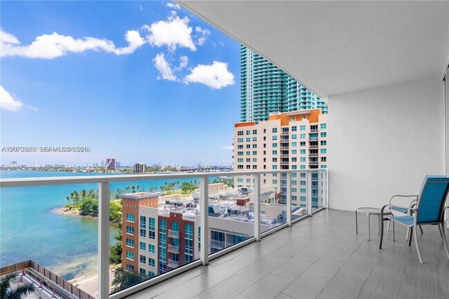 Foto del edificio - 2020 N Bayshore Dr