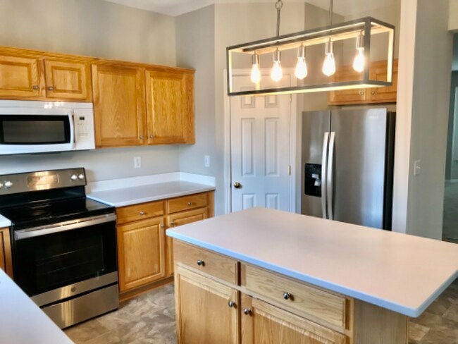 Building Photo - 16213 Peachmont Dr