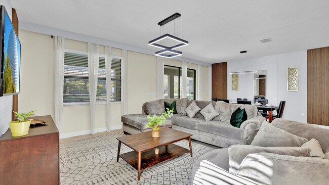 Foto del edificio - 1434 Rolling Fairway Dr